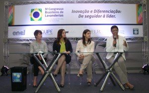 Painel - Anaíra Costa Mariniello - Water Clean -  Adriana Maganhotto - Novozymes e Ângela Lothammer - LavPaty - Consulado da Mulher